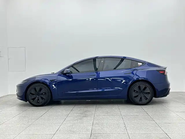 Tesla Model 3 — миниатюра 8