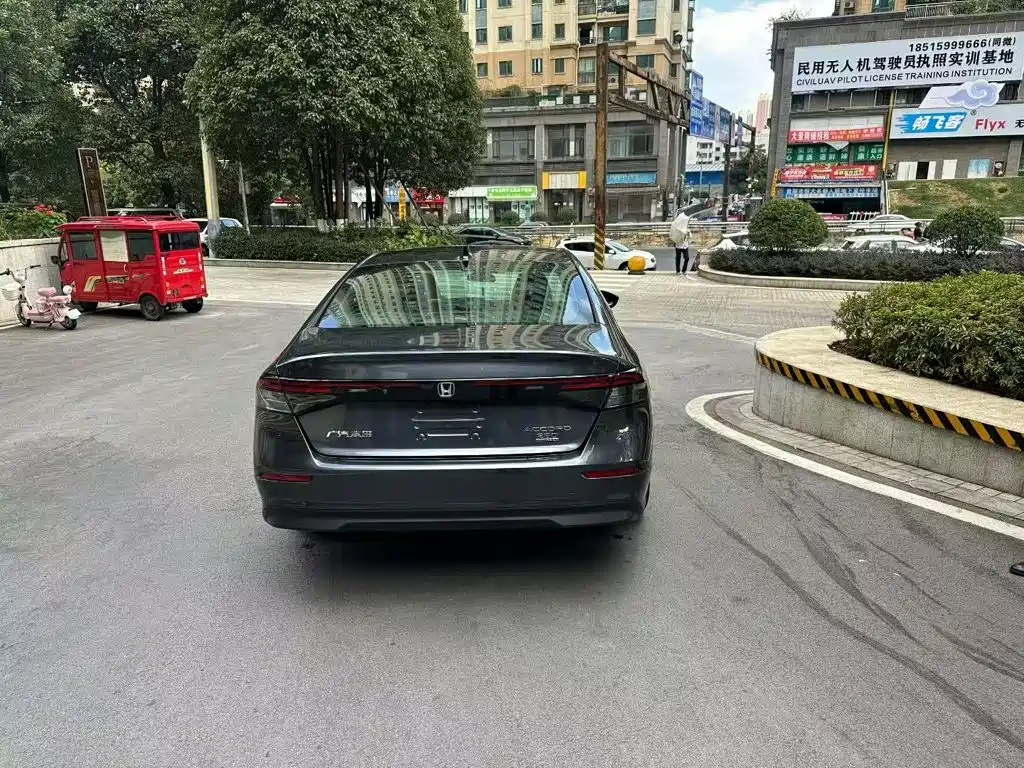 Honda Accord — миниатюра 4