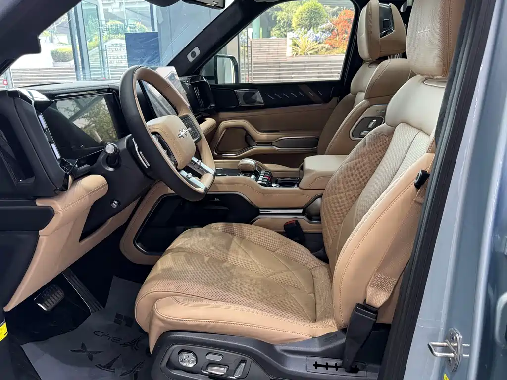Fangchengbao Leopard 8 8 2025 Flagship 7 мест
