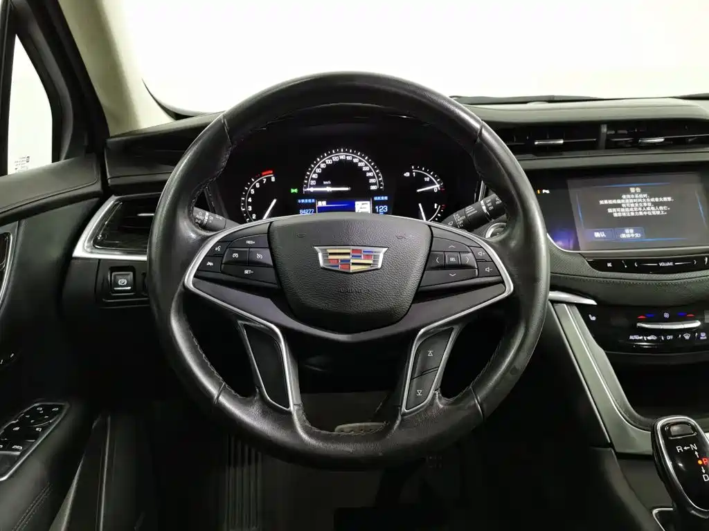 Cadillac XT5 — миниатюра 11