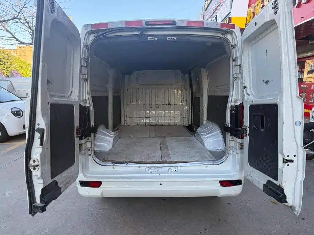 Geely Shuailing — миниатюра 8