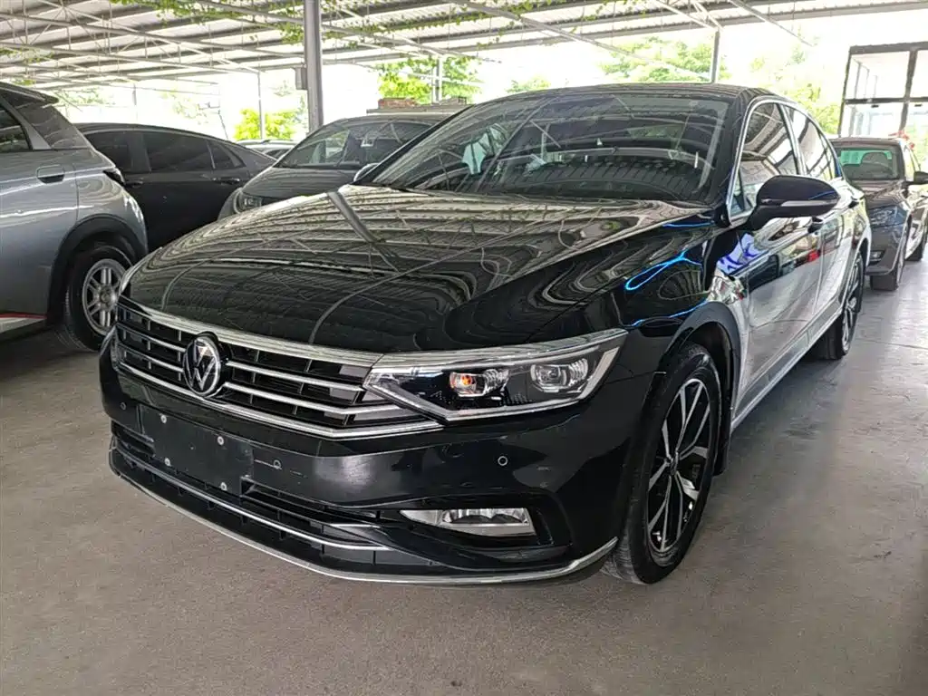 Купить Volkswagen Magotan