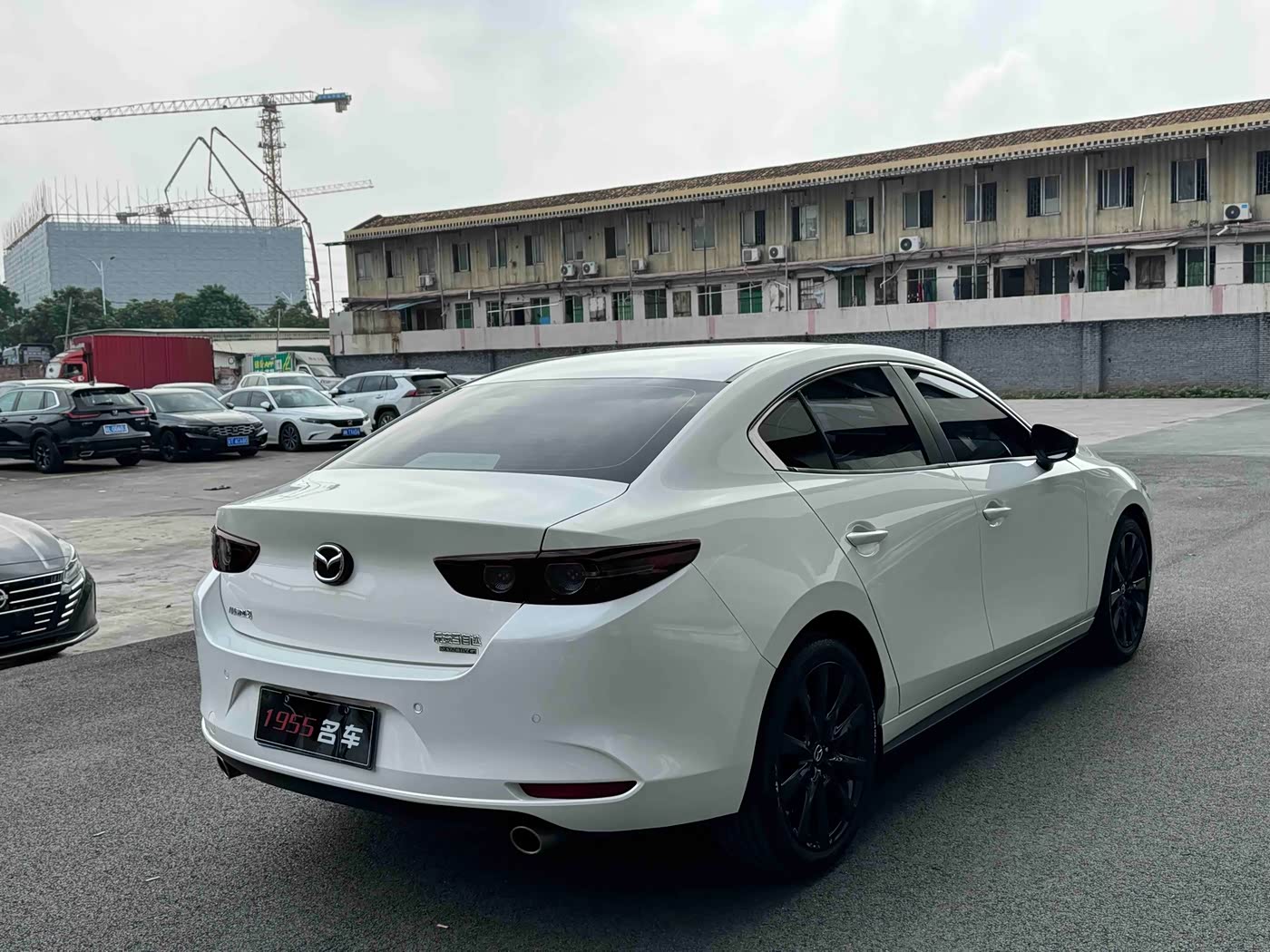 Mazda Mazda3 Axela 2.0 л 2024 г. Белый, пробег 33000 км