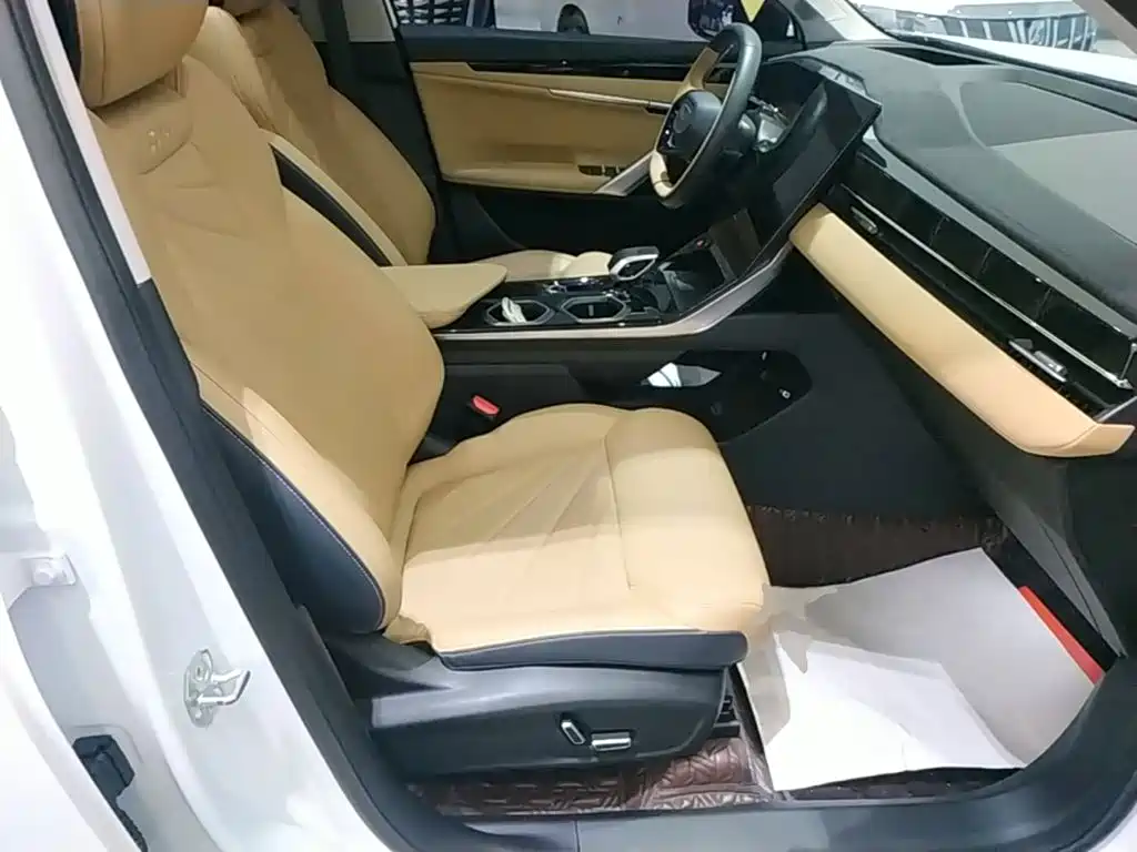 Geely Boyue L — миниатюра 25