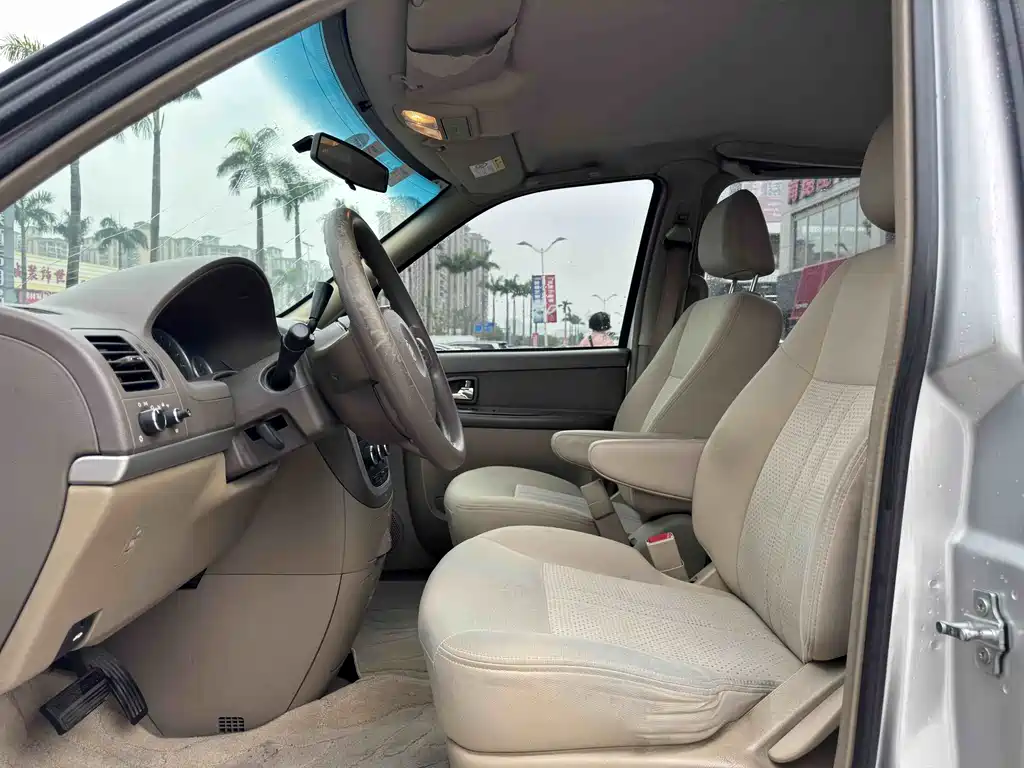 Buick GL8 — миниатюра 9