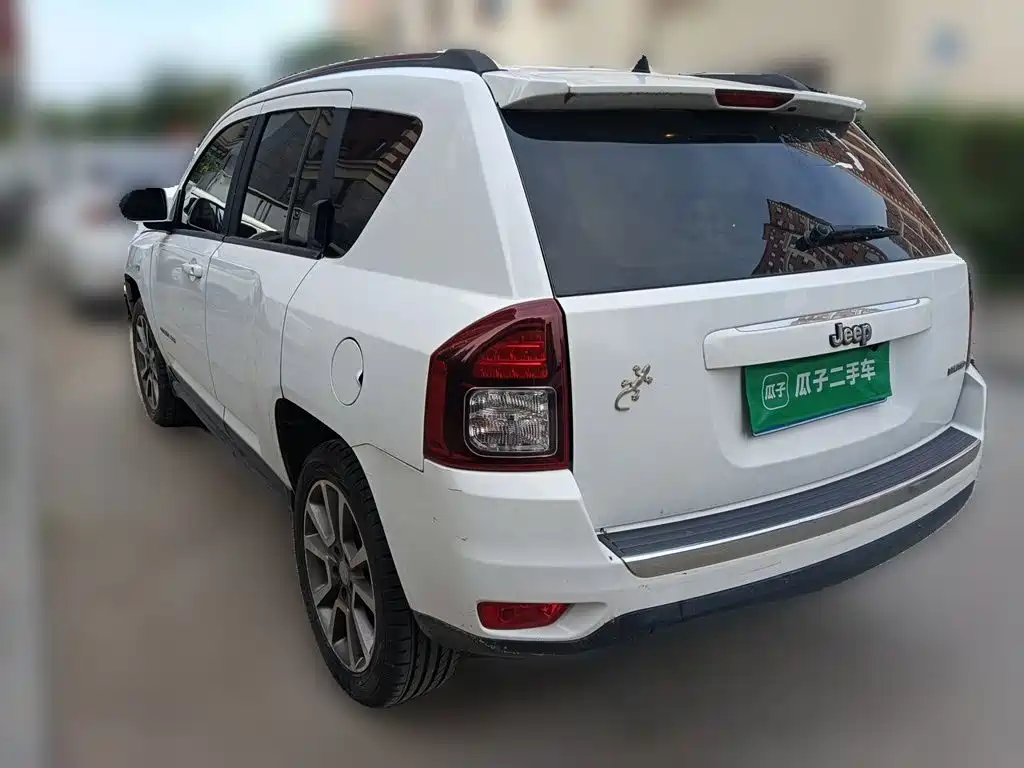 Jeep Compass (Import) — миниатюра 4