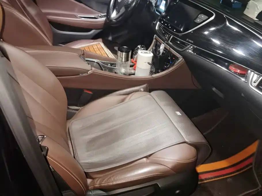 Buick Envision Plus — миниатюра 8