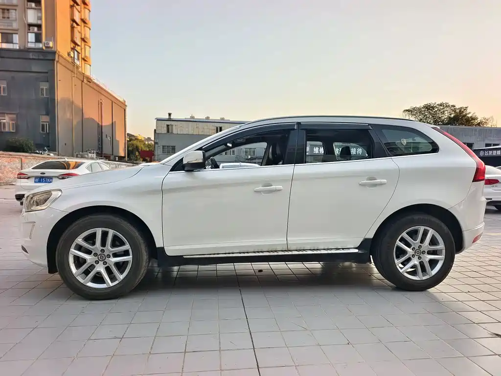 Volvo XC60 — миниатюра 4