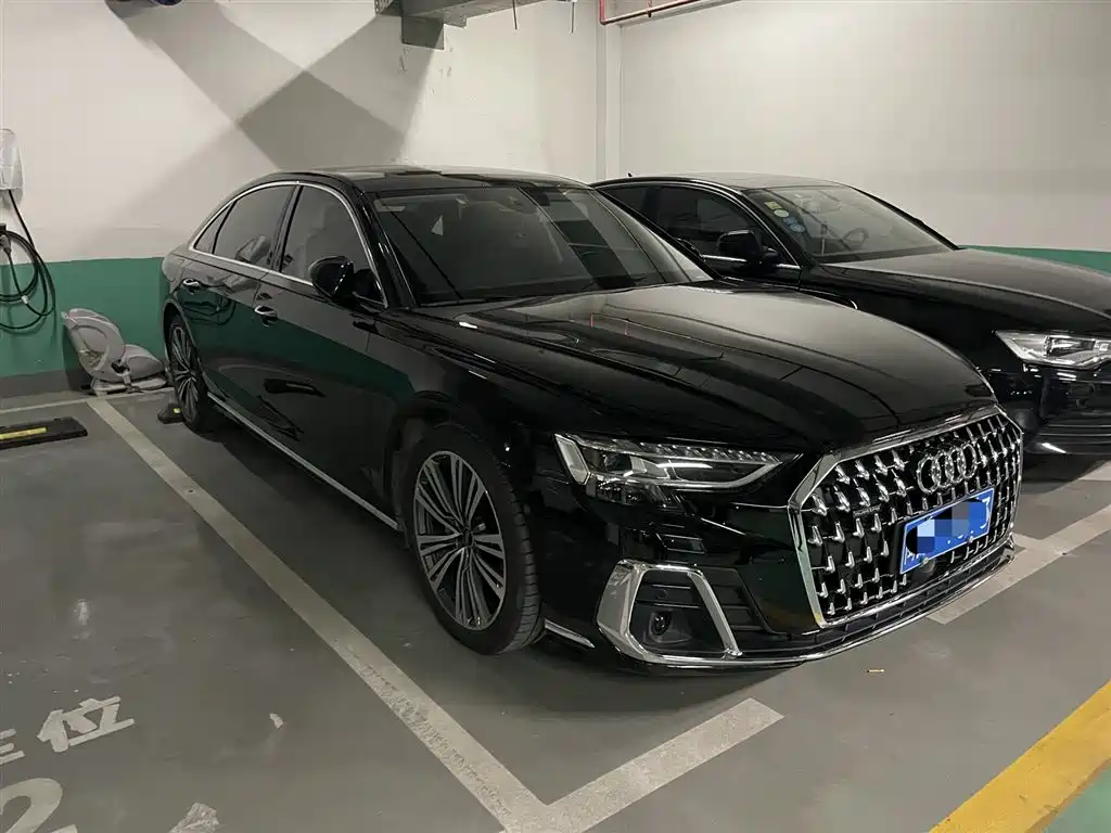 AUDI A8