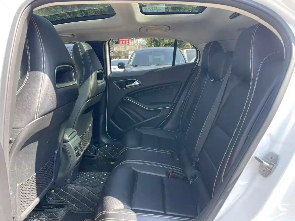 Mercedes-Benz GLA — миниатюра 8