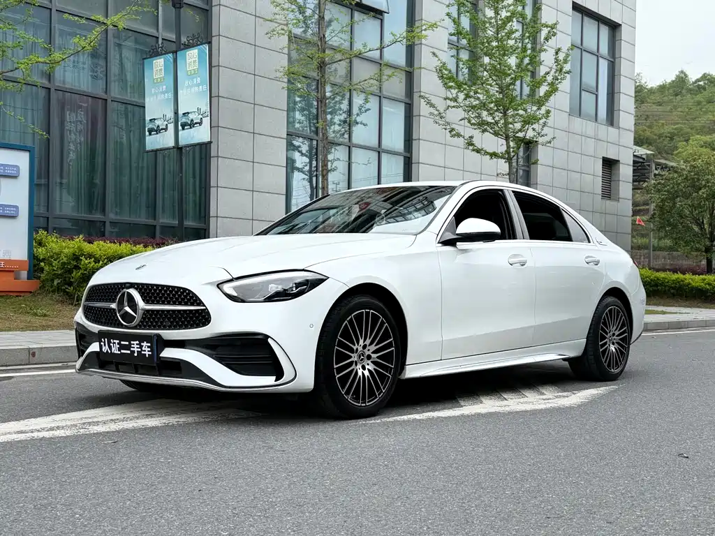 Mercedes-Benz C-Class 2024