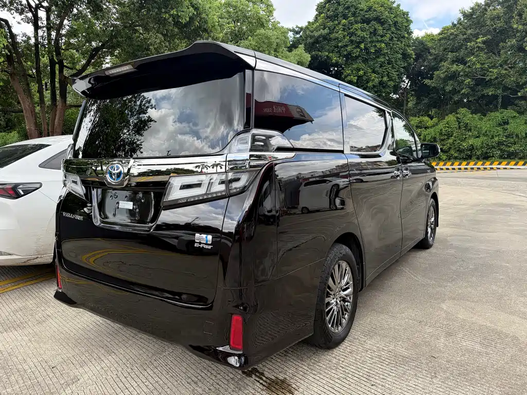 Toyota Vellfire 2020 2.5L HV Luxury