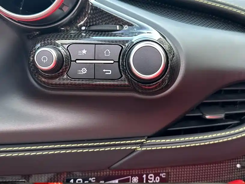 Ferrari F8 2020 Spider 3.9T V8