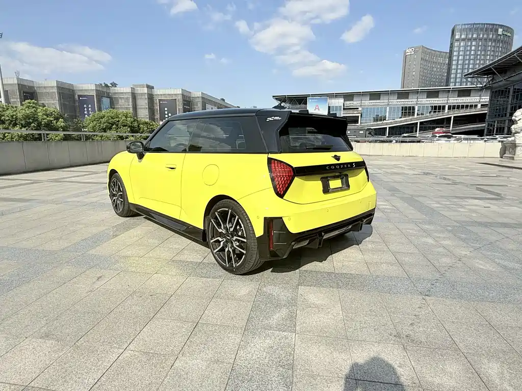 MINI MINI COOPER EV — миниатюра 6