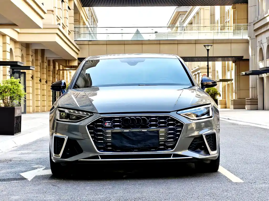 Купить Audi S4