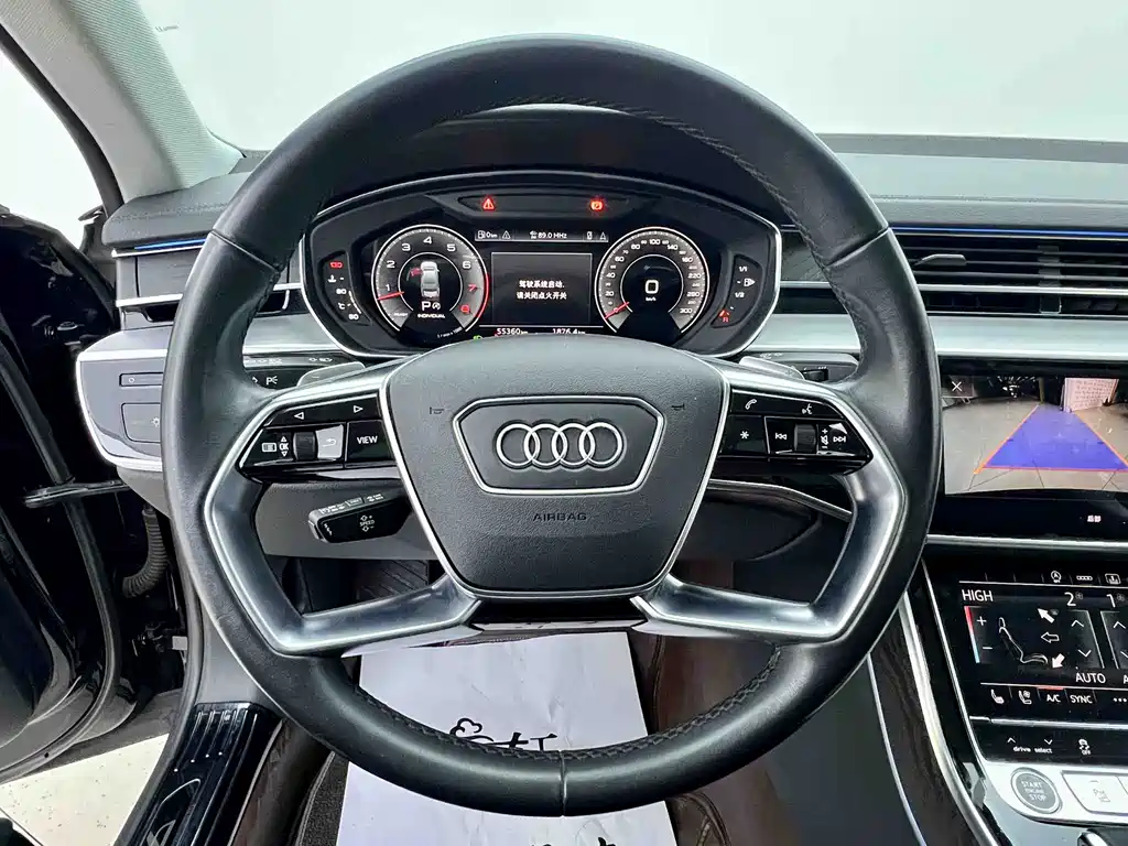 AUDI A8