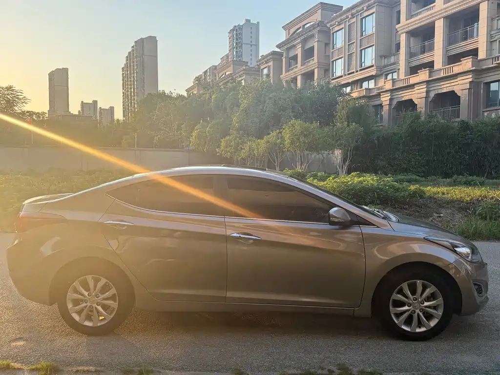 Hyundai Elantra Langdong — миниатюра 7