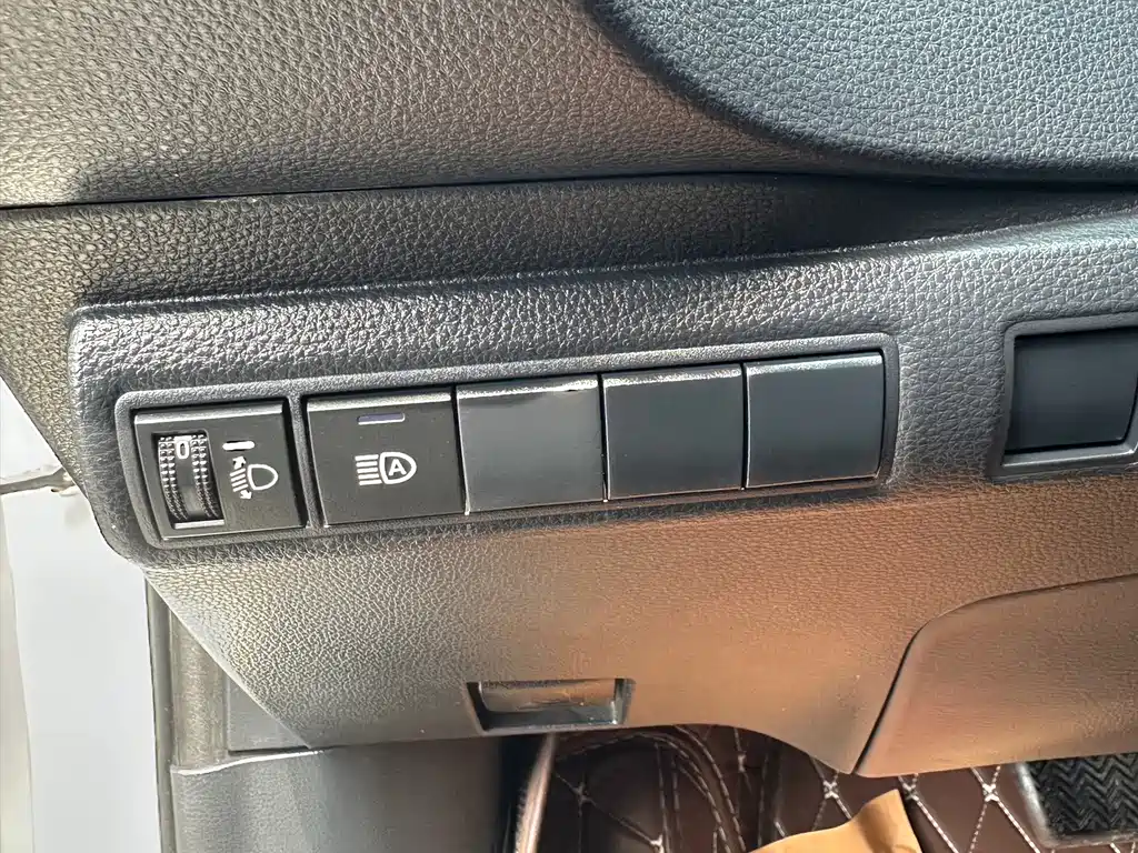 Toyota Corolla — миниатюра 14