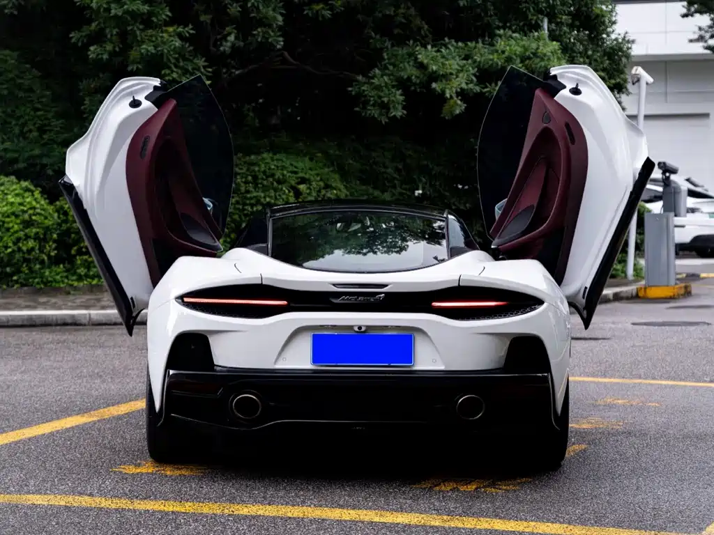 McLaren GT — миниатюра 3