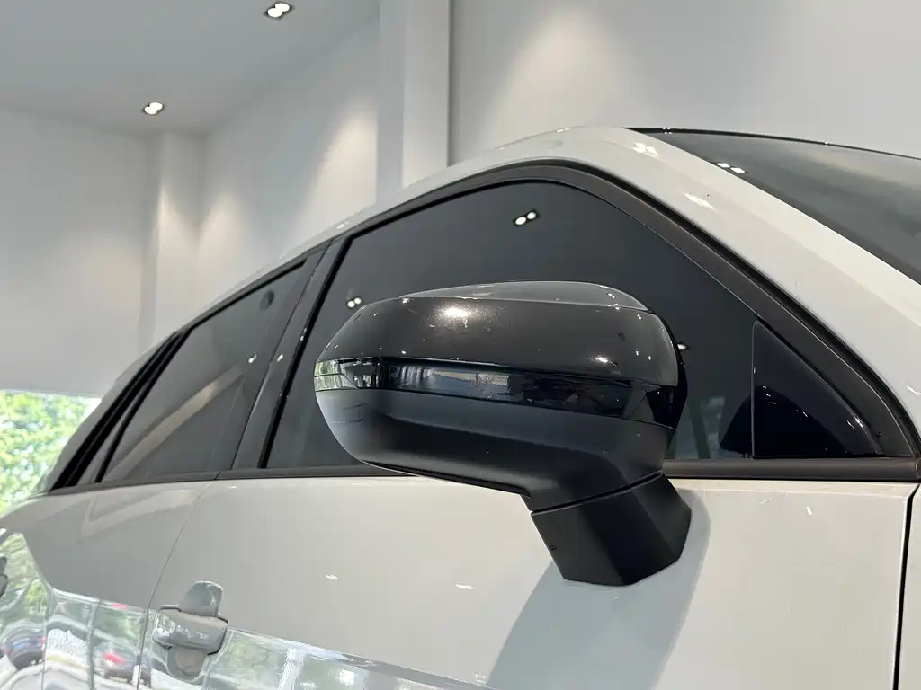 Audi Q2L — миниатюра 16