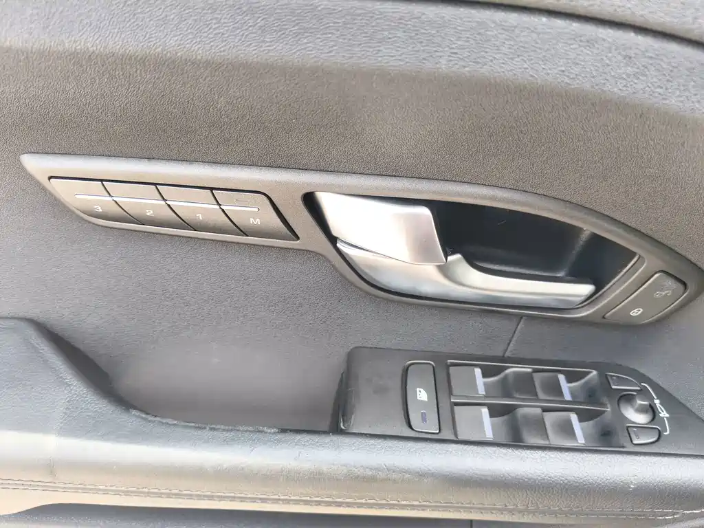 Land Rover Evoque (Import) — миниатюра 16