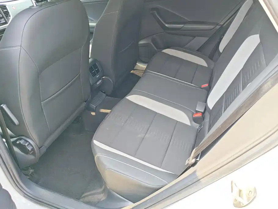 Volkswagen T-Roc — миниатюра 11
