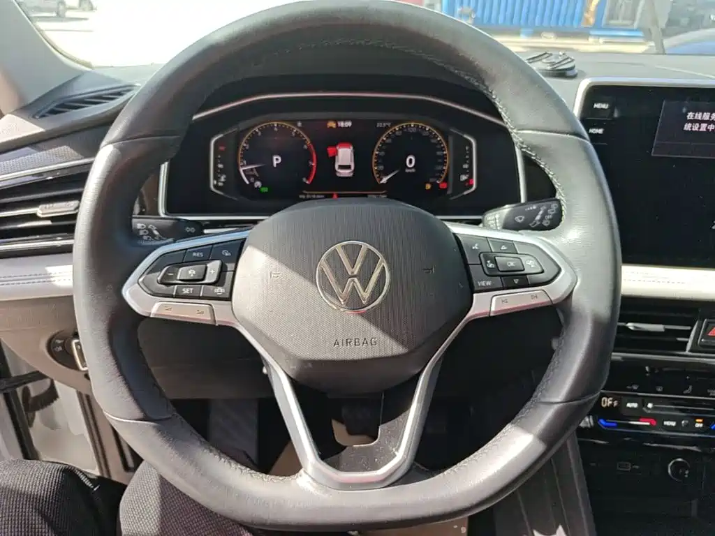 Volkswagen Tiguan L — миниатюра 11
