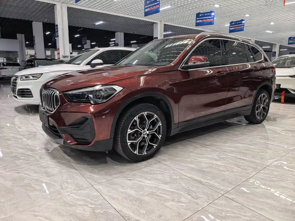 Купить BMW X1