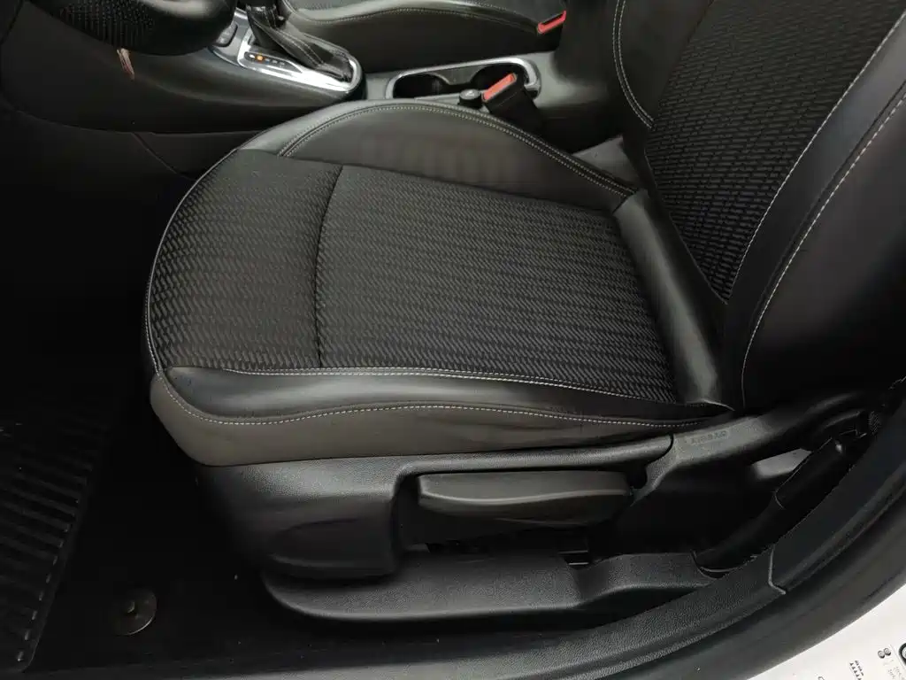 Buick Verano — миниатюра 20