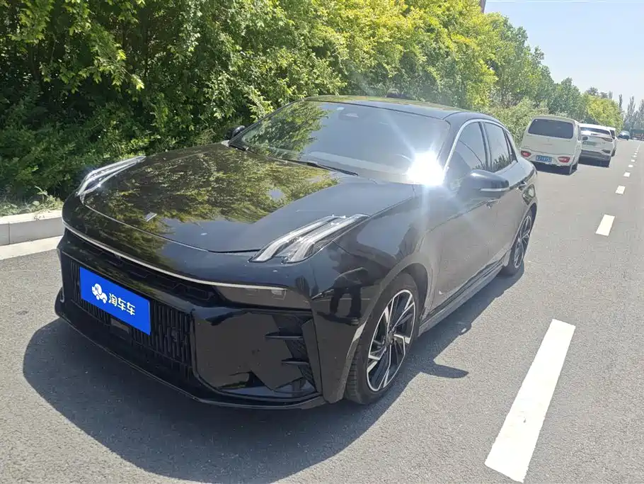 Купить Lynk & Co 03