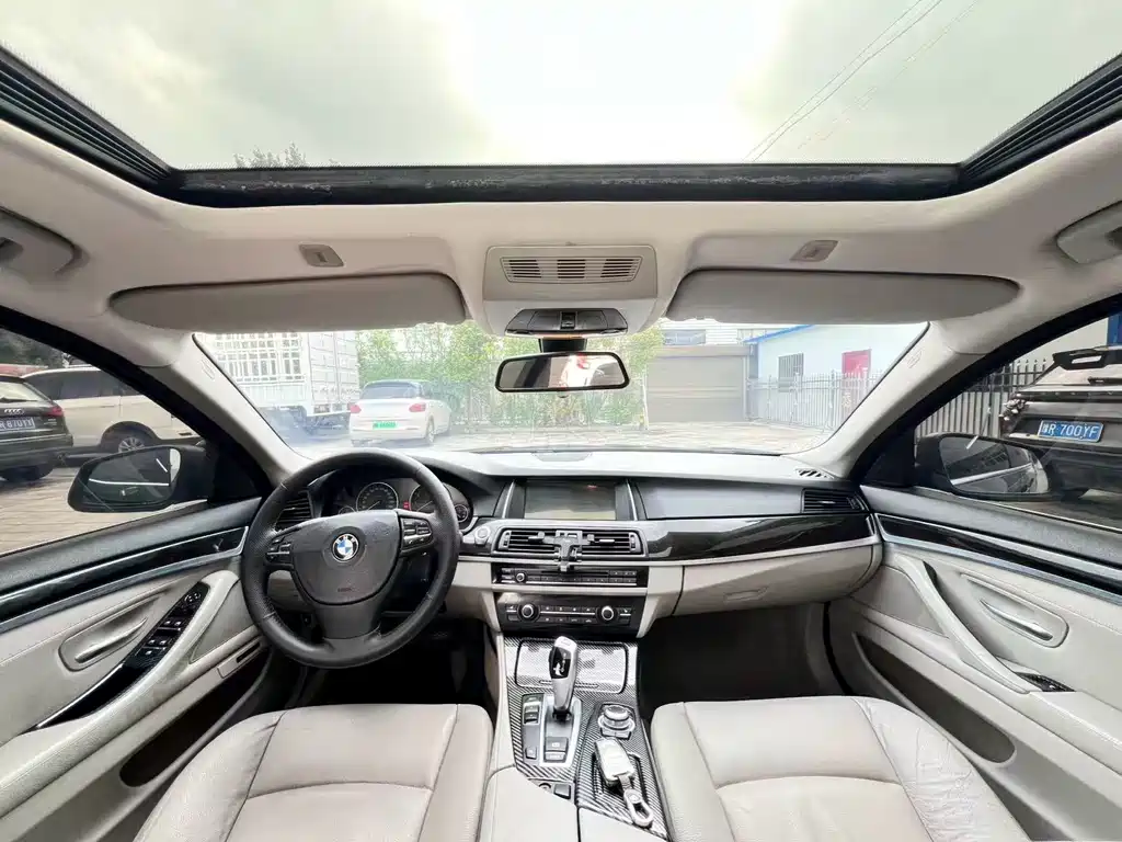 BMW 5 Series — миниатюра 5