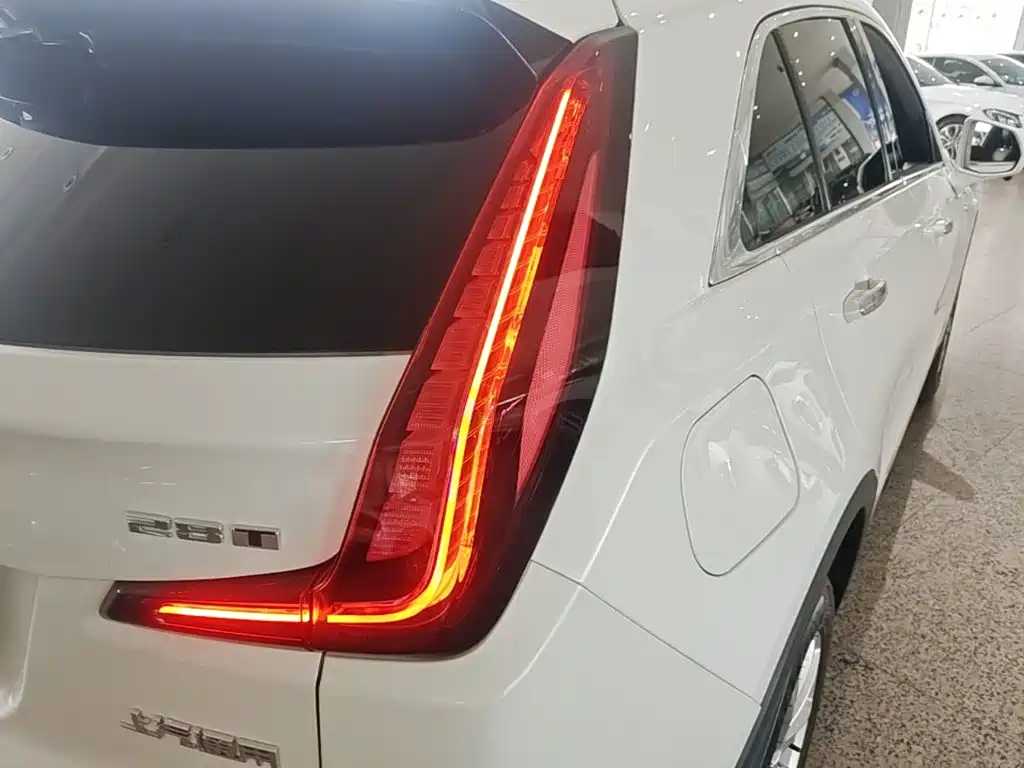 Cadillac XT4 — миниатюра 8