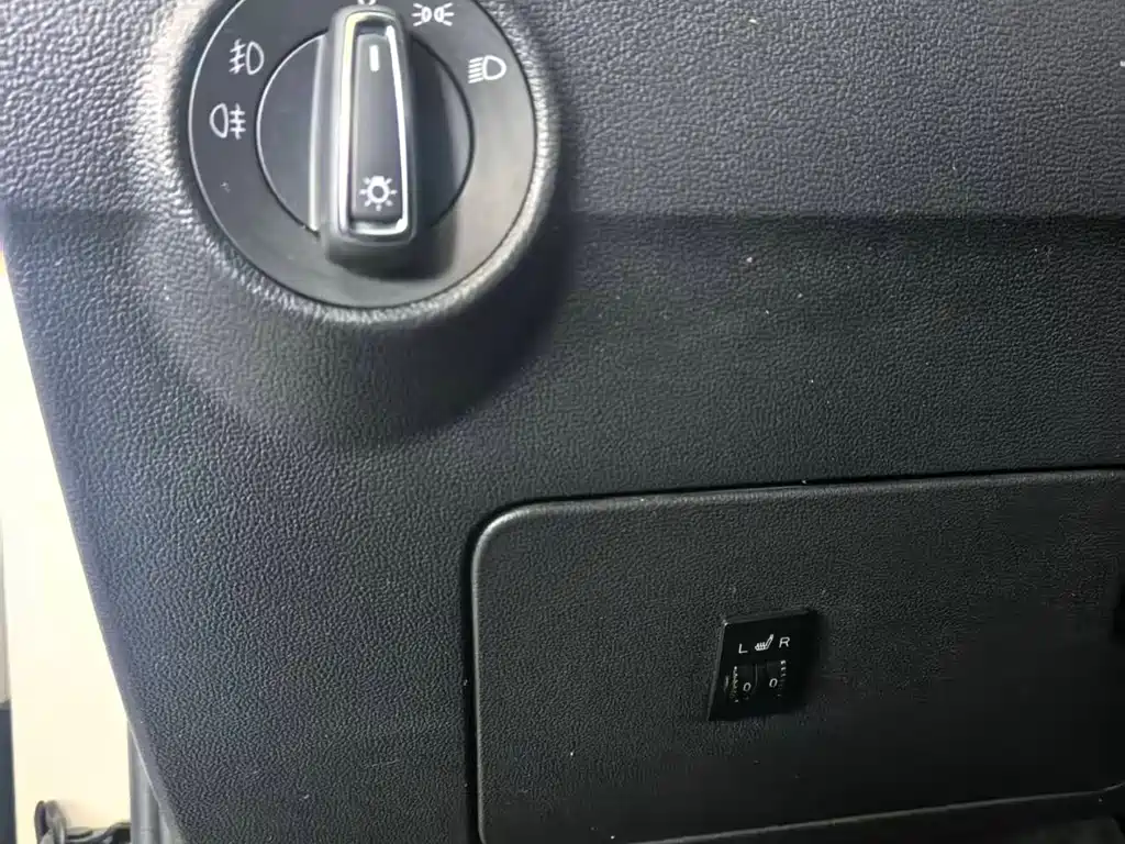 VOLKSWAGEN T ROC EXPLORING SONGS