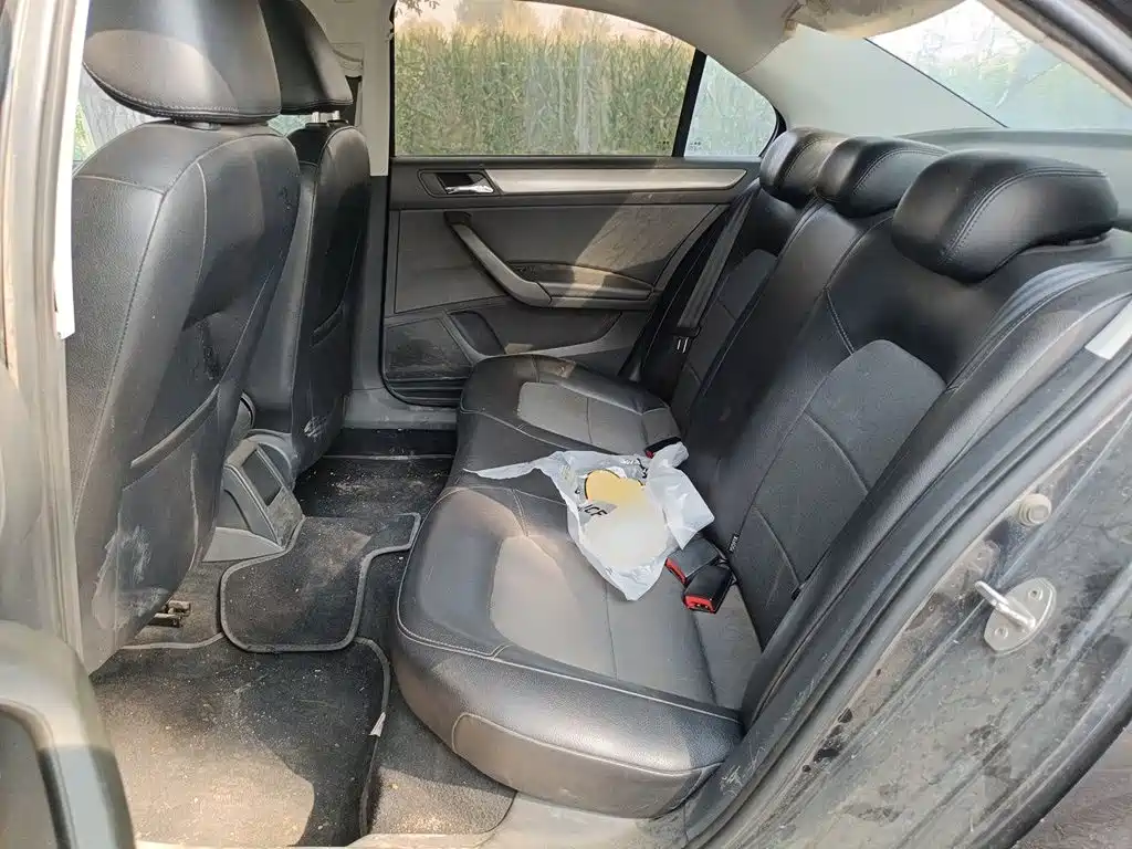 Volkswagen Santana — миниатюра 13