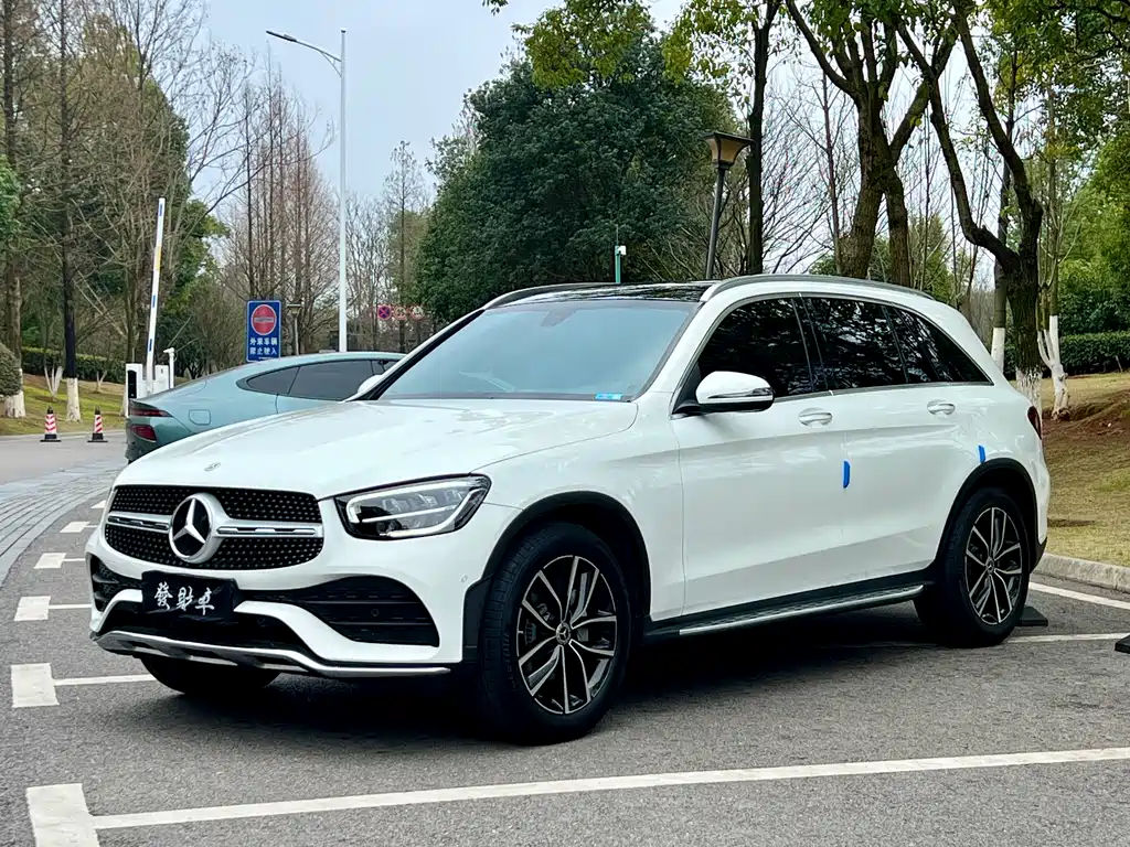 MERCEDES-BENZ GLC