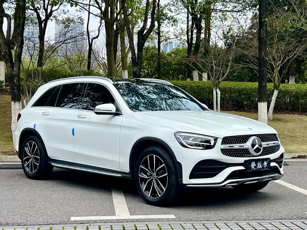 MERCEDES-BENZ GLC