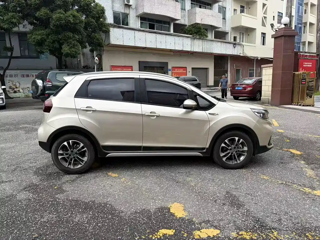 Geely Vision X3 — миниатюра 4