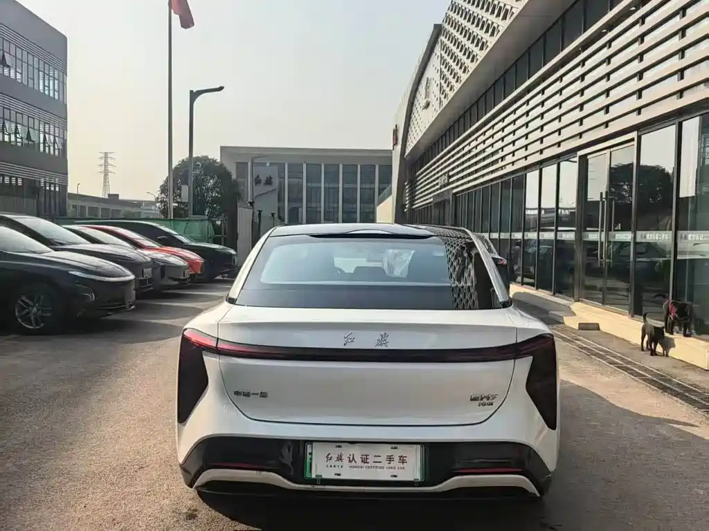 Hongqi HONGQI EH7