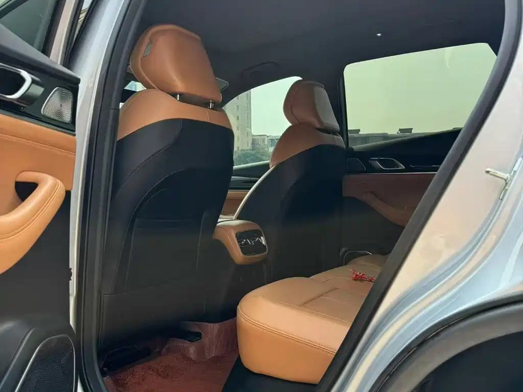 Geely Boyue L — миниатюра 5