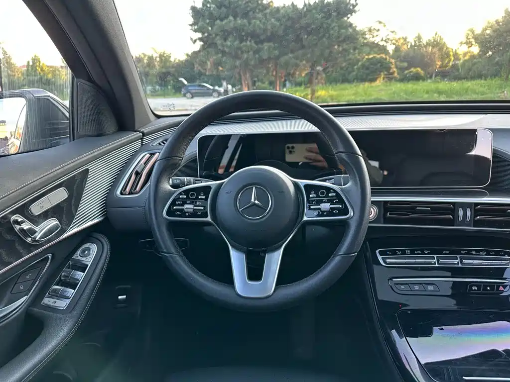 Mercedes-Benz EQC — миниатюра 19