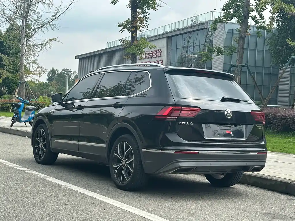 Volkswagen Tiguan L — миниатюра 4
