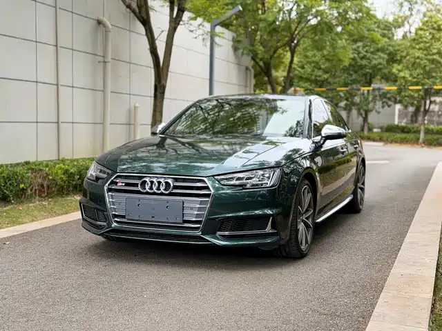 Audi S4