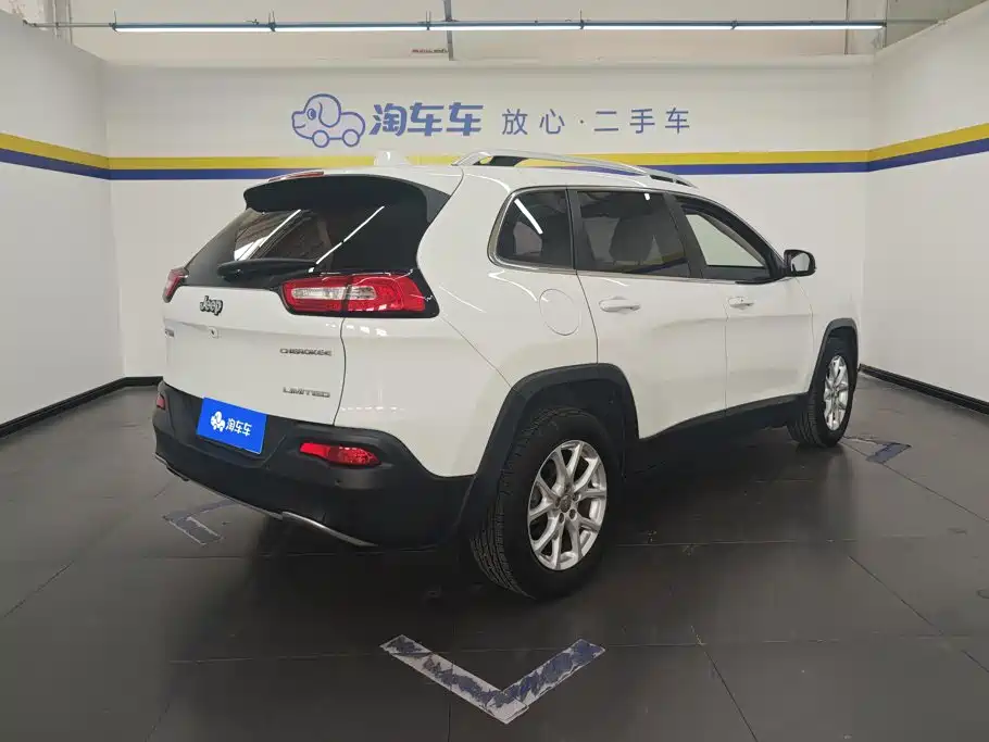 Jeep Cherokee — миниатюра 3