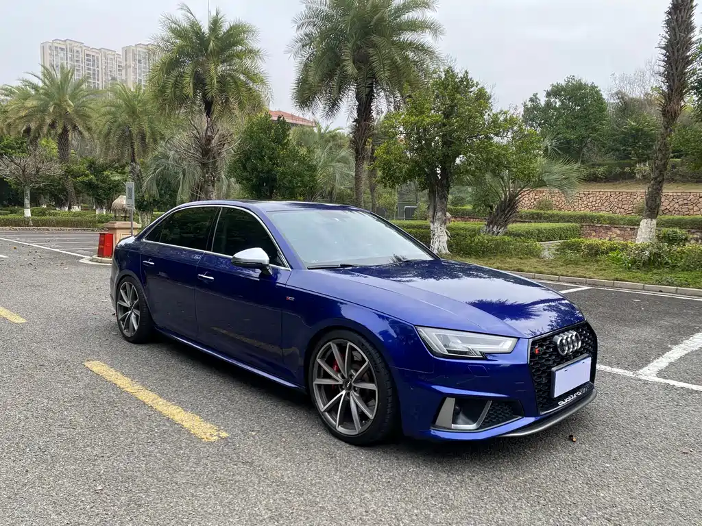 AUDI A4L