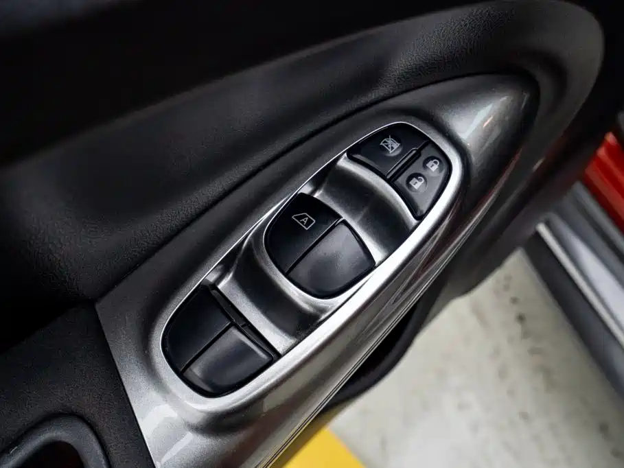 Infiniti ESQ — миниатюра 14