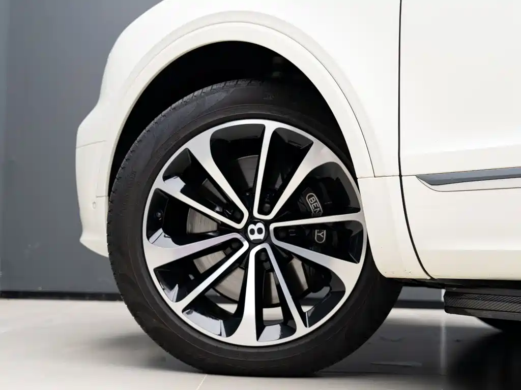 Bentley Bentayga — миниатюра 6