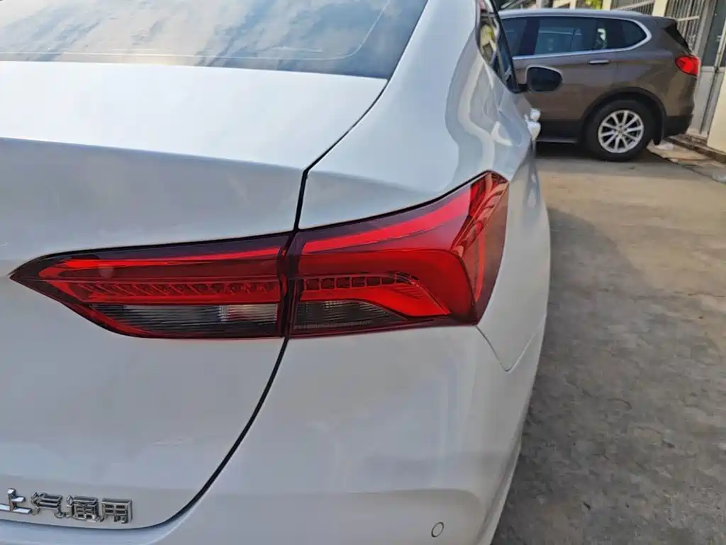 Buick Verano — миниатюра 8