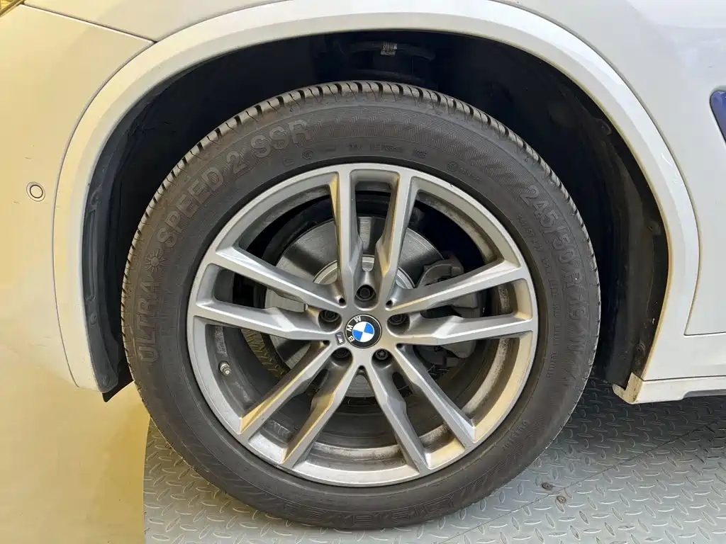 BMW X3 — миниатюра 8
