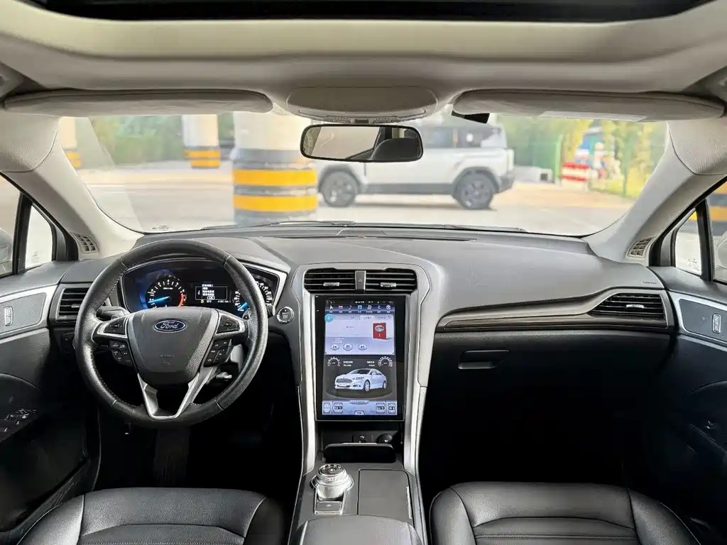 Ford Mondeo — миниатюра 8