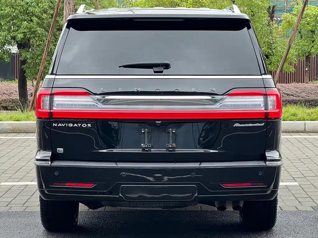 Lincoln Navigator — миниатюра 13